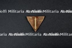 Lot d' insignes du groupement 4 — photo 7
