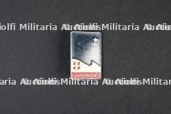 Lot d'insignes du groupement 8 — miniature 4