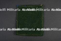 Ensemble d'un diplôme et d'insignes — miniature 4