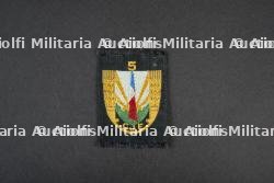 Ensemble d'un diplôme et d'insignes — photo 7