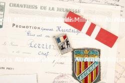 Ensemble de documents et d'insignes du Groupement 15 — photo 2