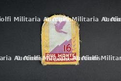 Lot d'insignes du Groupement 16 — miniature 4