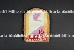 Lot d'insignes du Groupement 16 — miniature 4