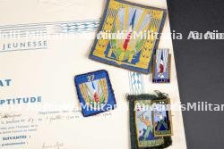 Ensemble d'insignes et de diplômes du Groupement 27 — photo 2