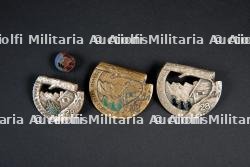 Lot d'insignes du Groupement 28