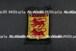 Lot d'insignes du Groupement 30 — miniature 4