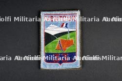 Lot d'insignes du Groupement 33 — miniature 2