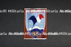 Lot d'insignes du Groupement 33 — miniature 2