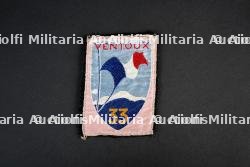 Lot d'insignes du Groupement 33 — miniature 2