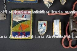 Ensemble d'insignes d'un jeune du Groupement 33 — photo 2