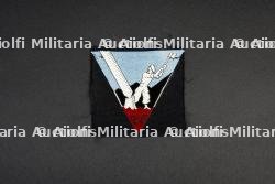 Lot d'insignes du Groupement 35 — miniature 2
