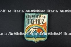 Lot d'insignes du Groupement 38 — miniature 2