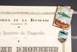 Ensemble d'insignes et de diplômes — miniature 2