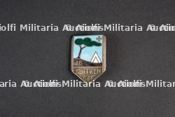 Ensemble d'insignes et de diplômes — photo 5