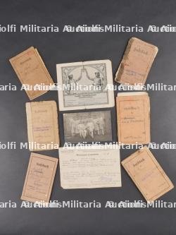 Lot de livrets et documents avec fonctions et unités spéciales. Set of booklets and documents related to special functions and units — photo 1