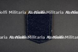 Lot d'insignes du Groupement 102 — miniature 3