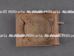 Boucles de ceinturon Wurtemberg et embase de pointe M1915. Württemberg belt buckles and M1915 spike helmet base — photo 4