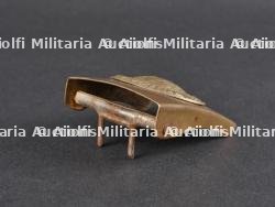 Boucles de ceinturon Wurtemberg et embase de pointe M1915. Württemberg belt buckles and M1915 spike helmet base — photo 8