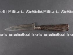 Ensemble de souvenirs allemands poignard, cadre photo, coiffe de casque Stahlhelm. Set of German keepsakes including dagger photo frame and Stahlhelm liner — miniature 7