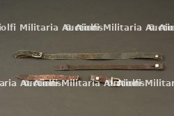 Jugulaires de casque. Helmet chinstraps.