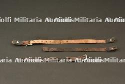 Jugulaires de casque. Helmet chinstraps. — miniature 2