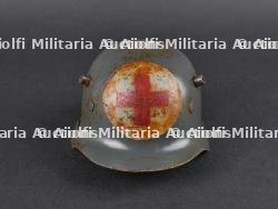 Miniature de Stahlhelm M1916 d'infirmier de la Garde. Miniature M1916 Stahlhelm of a Guard medic