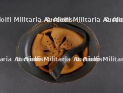 Miniature de Stahlhelm M1916 d'infirmier de la Garde. Miniature M1916 Stahlhelm of a Guard medic — photo 8