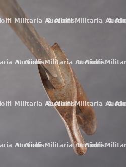 Deux baïonnettes allemandes 98-05 à dents de scie meulées. Two German 98-05 bayonets with ground-down sawbacks — miniature 21