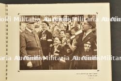 Lot de brochures photographiques de Propagande. Lot of Propaganda Photo Brochures — photo 2