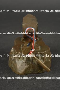 Enclume en Bronze  Forgeons la Nouvelle France. Bronze Anvil Let’s Forge the New France — miniature 5