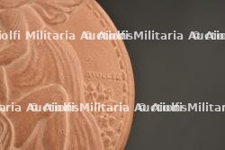 Médaille de table en Argile Croix Rouge par Vuitton. Ceramic Table Medal Red Cross by Vuitton — miniature 3