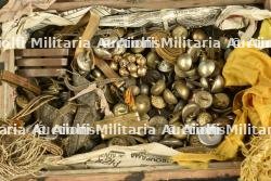 Fort lot de boutons militaires. — miniature 3