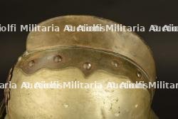 Ensemble de casques de pompier étrangers.