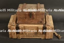 Caisses à munitions française et équipements.