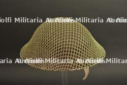 Casque britannique avec filet provenant de Normandie. — photo 4