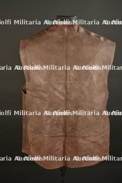 Leather Jerkins provenant de Normandie. — miniature 5