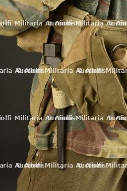 Reproduction muséale d'un parachutiste britannique. — photo 2
