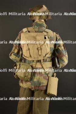 Reproduction muséale d'un parachutiste britannique. — miniature 7
