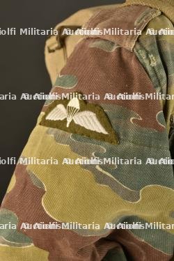 Reproduction muséale d'un parachutiste britannique. — photo 11