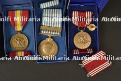 Ensemble de décorations US. — miniature 3