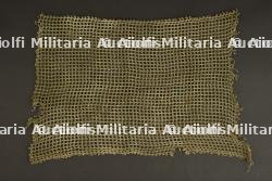 Filet de camouflage pour casque.