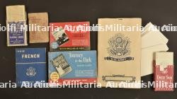 Livrets et jeux de cartes US.