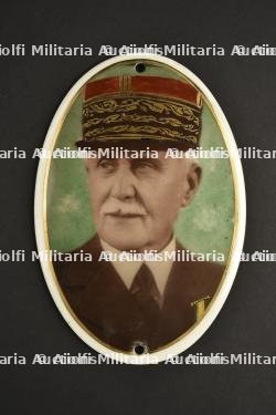 portrait en porcelaine et couleur du maréchal. Color porcelain portrait of the Marshal
