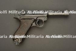 Pistolet P08 catégorie C9.