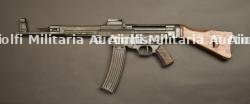 Pistolet mitrailleur MP43. Catégorie C9.