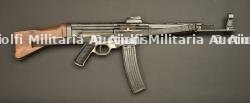 Pistolet mitrailleur MP43. Catégorie C9.