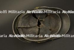 Casque bavarois à chenille Raupenhelm modèle 1845-48 de Schützen. — photo 4