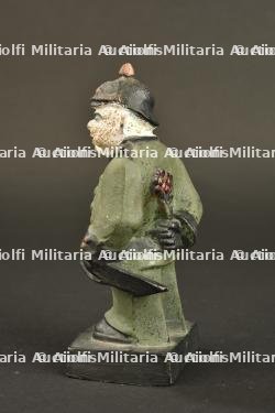 Statuette en fonte d'un soldat allemand — miniature 2
