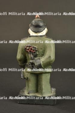 Statuette en fonte d'un soldat allemand — miniature 4