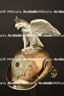 Casque de Garde Kurassier modele 1889 en grande tenue. Guard Cuirassier spiked helmet with parade eagle. Garde Kurassier Pickelhaube in Parade mit Adler — miniature 15